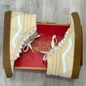 RARE FIND- Vans x Urban Outfitters Reissued Sk8 Hi - Gumsole- Great Condition!